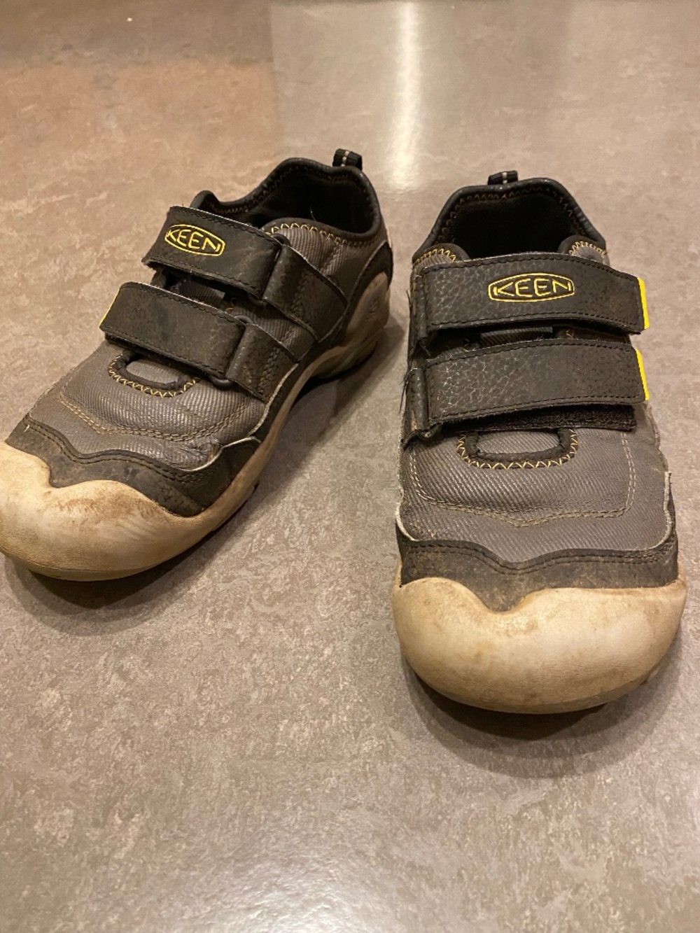Keen kids size 3 sneakers / outdoor shoes
